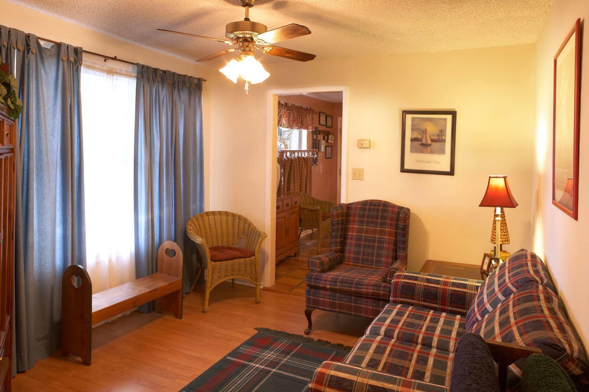 Acorn Bed And Breakfast 뵈르네 외부 사진